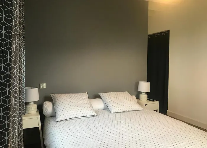 De Frizot, 5 Minutes De Nogaro, Inclusiv Sion